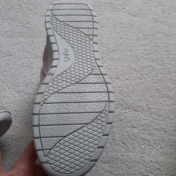 3. Ryka Snow Bound Women's Boots - Picture 7 of 11